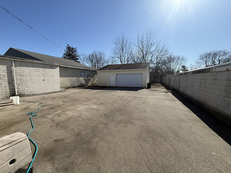 More Photos Of 2229 W Laskey Rd, Toledo Office For Sale