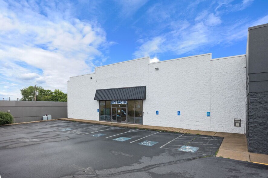 More Photos Of 1740 E Market St, Harrisonburg Storefront Retail Office For Sale