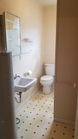 More Photos Of 212 20th St, Huntington Storefront Retail Residential For Sale