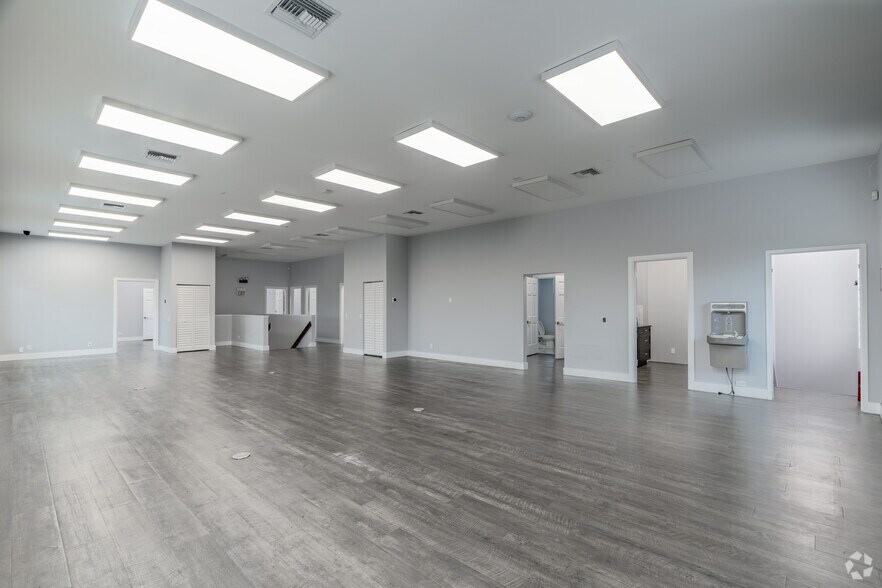 More Photos Of 164 W Royal Palm Rd, Boca Raton Office Residential For Lease