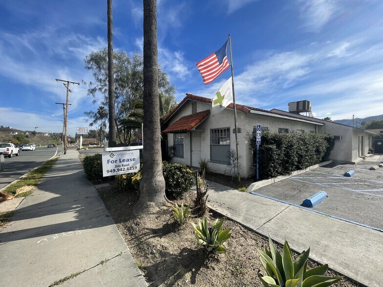 More Photos Of 16899 Lakeshore Dr, Lake Elsinore Contractor Storage Yard For Lease