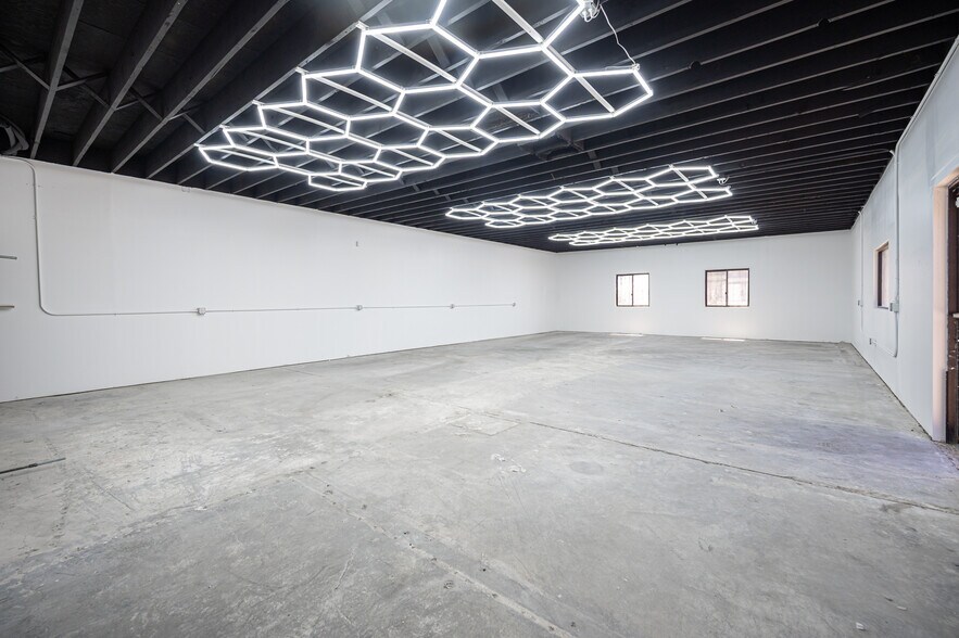 More Photos Of 2310-2315 Western Ave, Las Vegas Warehouse For Lease