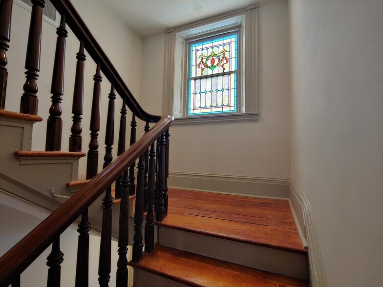 More Photos Of 68 E Court St, Doylestown Office For Sale