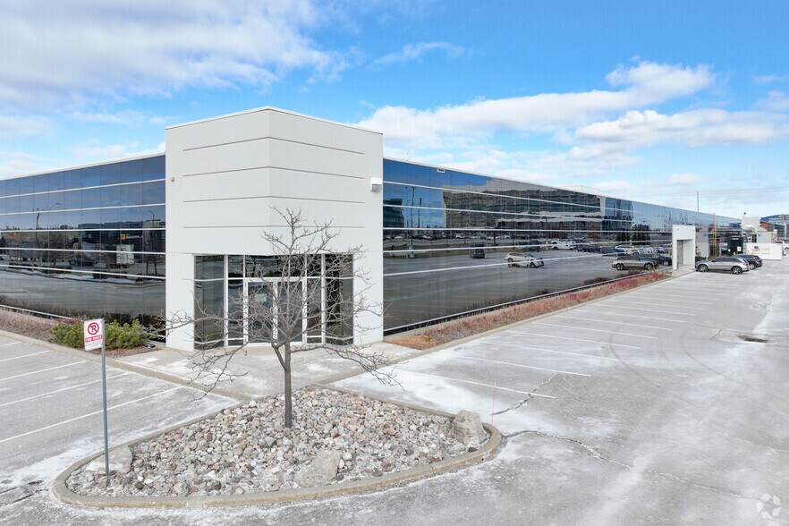More Photos Of 80 Courtneypark Dr W, Mississauga Office For Lease