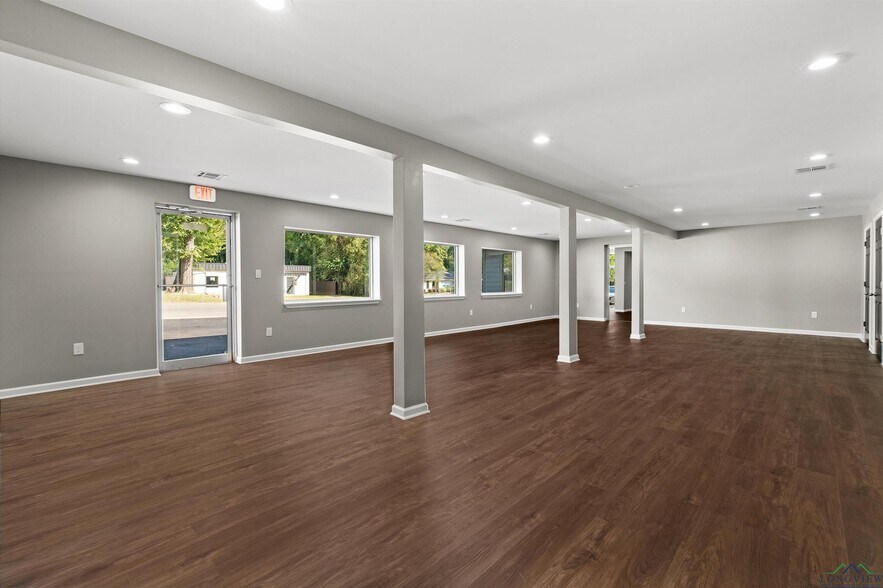 More Photos Of 1709 Bomar St, Marshall Office For Sale