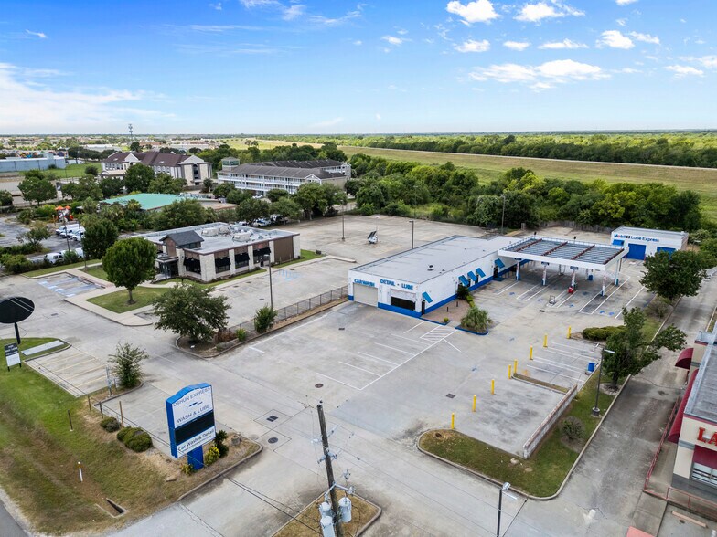 More Photos Of 2030 Highway 6 S, Houston Carwash For Sale