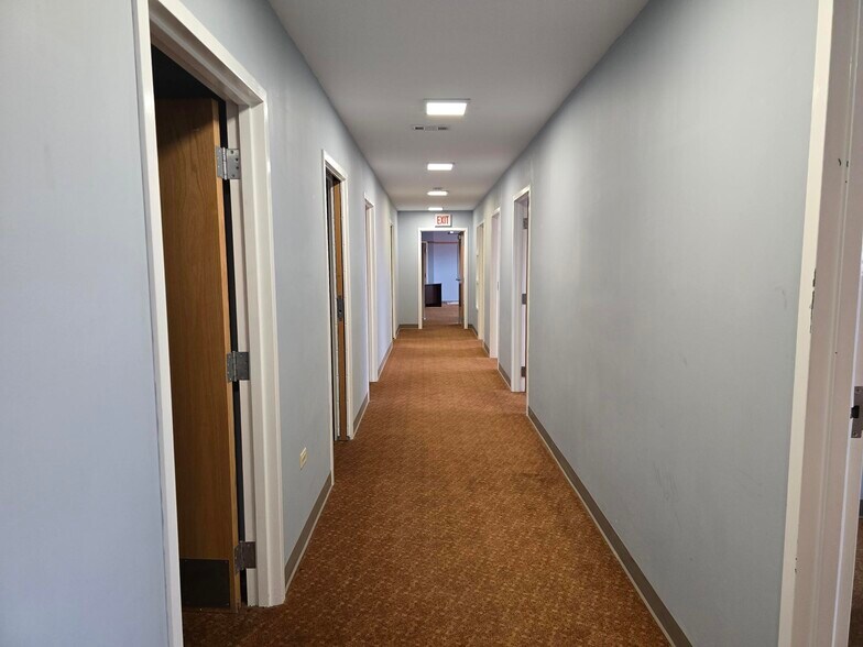More Photos Of 6420 N California Ave, Chicago Medical For Lease