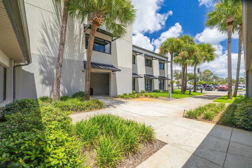 More Photos Of 30522 US Highway 19 N, Palm Harbor Office For Lease