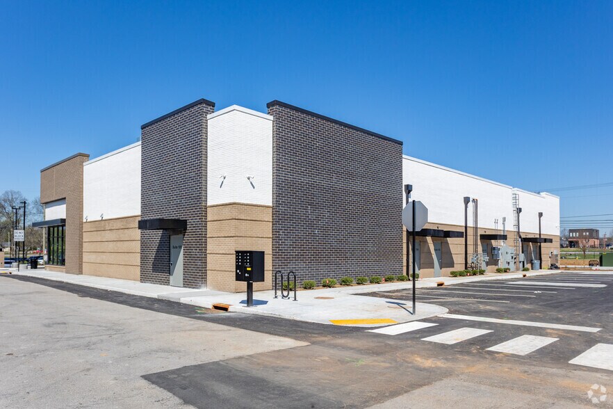 More Photos Of 2059 N Mt Juliet Rd, Mount Juliet General Retail For Lease