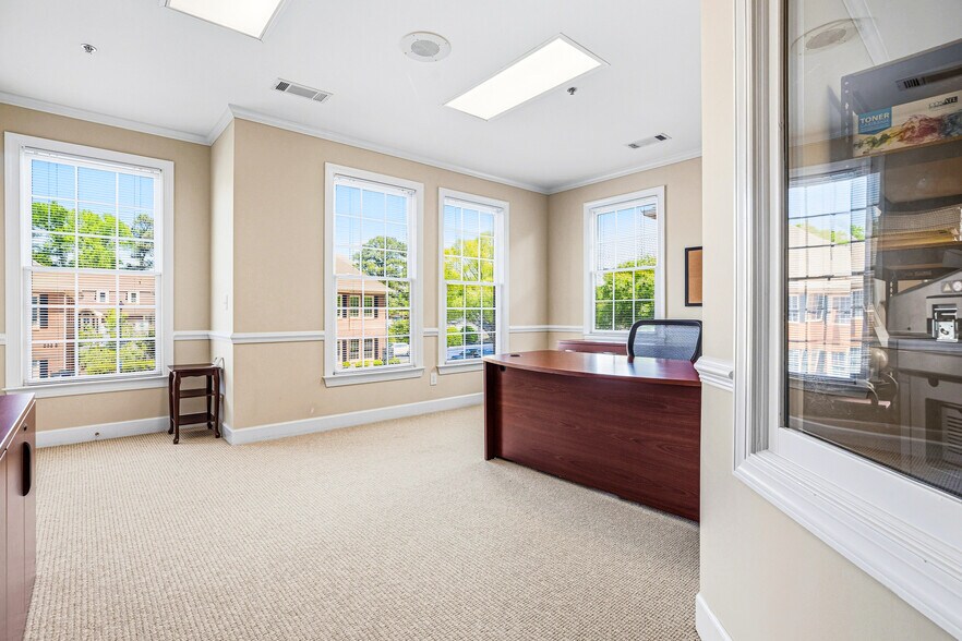 More Photos Of 501 Johnson Ferry Rd, Marietta Office For Sale