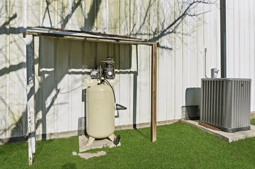 More Photos Of 20820 Fm-2854 Rd, Montgomery Auto Repair For Sale