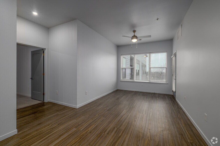 More Photos Of 305 N Main St, Broken Arrow Apartments For Lease