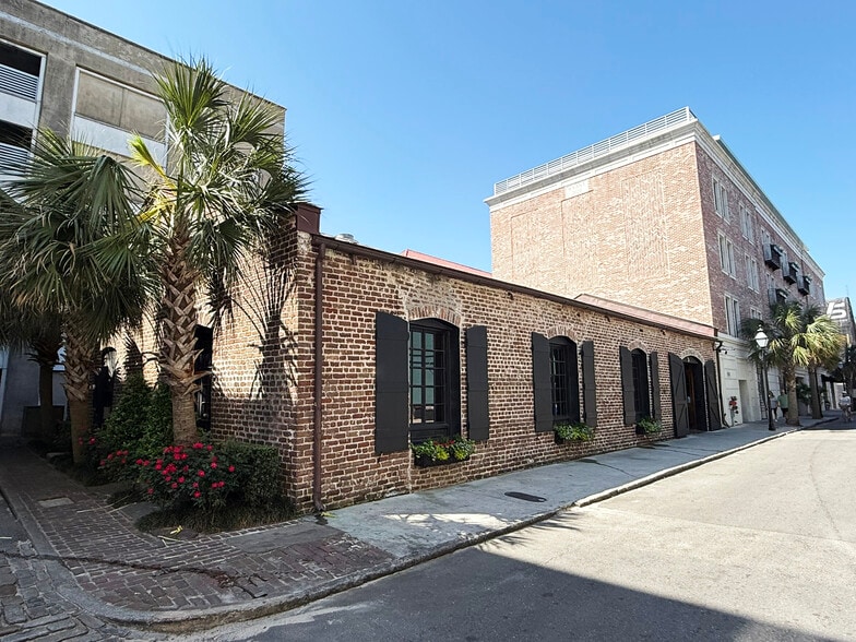 Primary Photo Of 5 Cumberland St, Charleston Restaurant For Sale