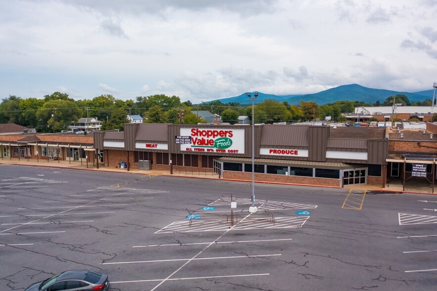 Primary Photo Of 12 Luray Shopping Ctr, Luray General Retail For Lease