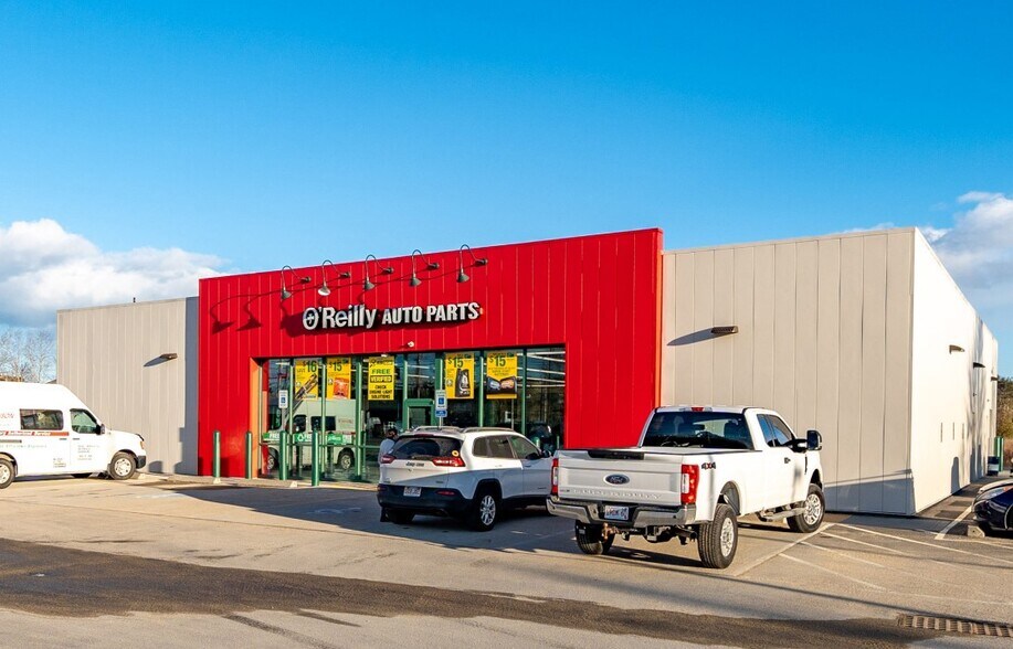 Primary Photo Of 330 Plymouth St, Halifax General Retail For Sale