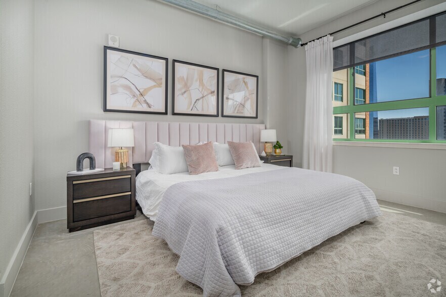 More Photos Of 100 N Santa Rosa St, San Antonio Apartments For Lease