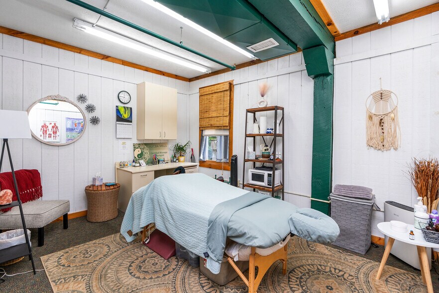 More Photos Of 50 Middlebrook Ave, Staunton Storefront For Sale