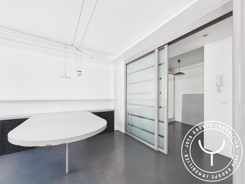 More Photos Of 27 Rue Joubert, Paris Office For Sale