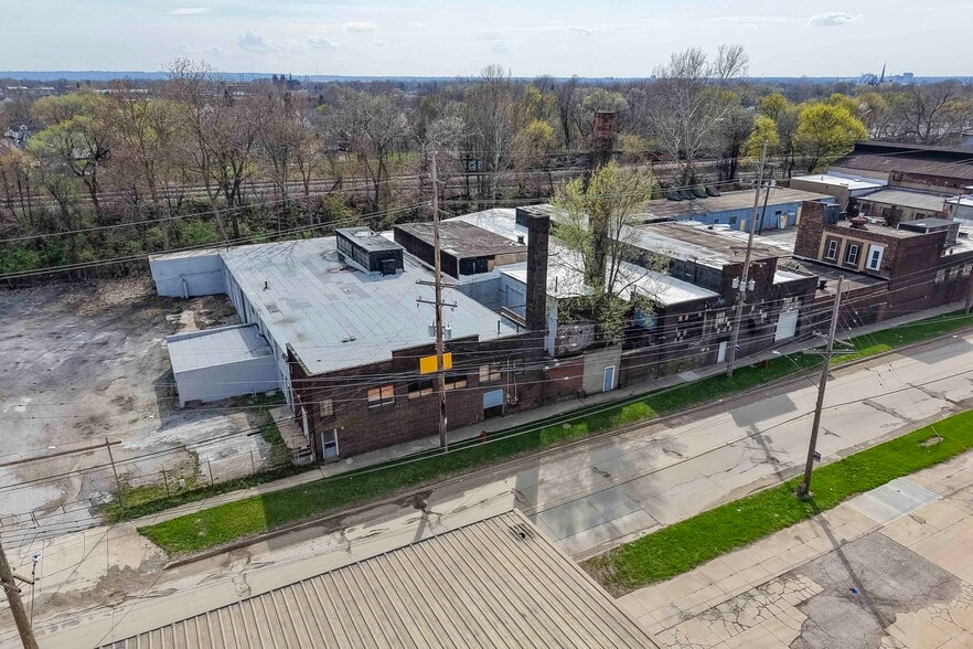 Primary Photo Of 7424 Bessemer Ave, Cleveland Warehouse For Sale