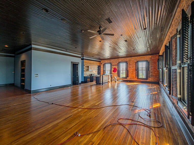 More Photos Of 105-111 W Central, Valdosta Storefront Retail Office For Sale