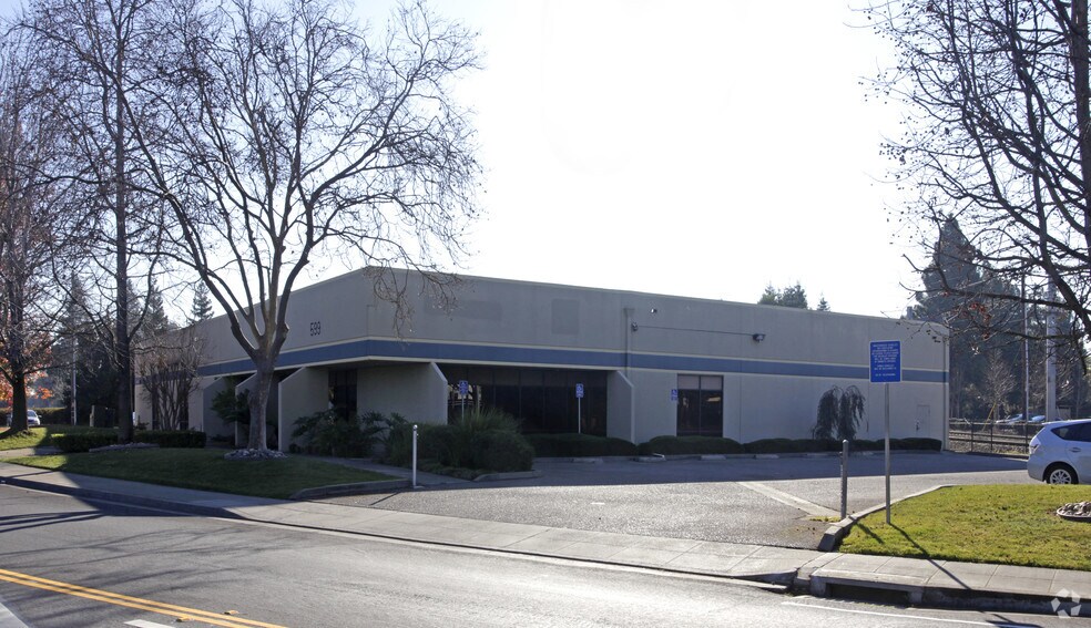 More Photos Of 599 Fairchild Dr, Mountain View Flex For Lease