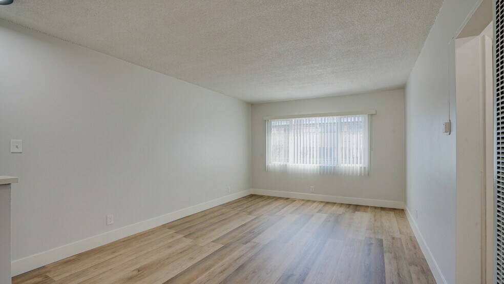 More Photos Of 8419-8425 S Western Ave, Los Angeles Apartments For Sale