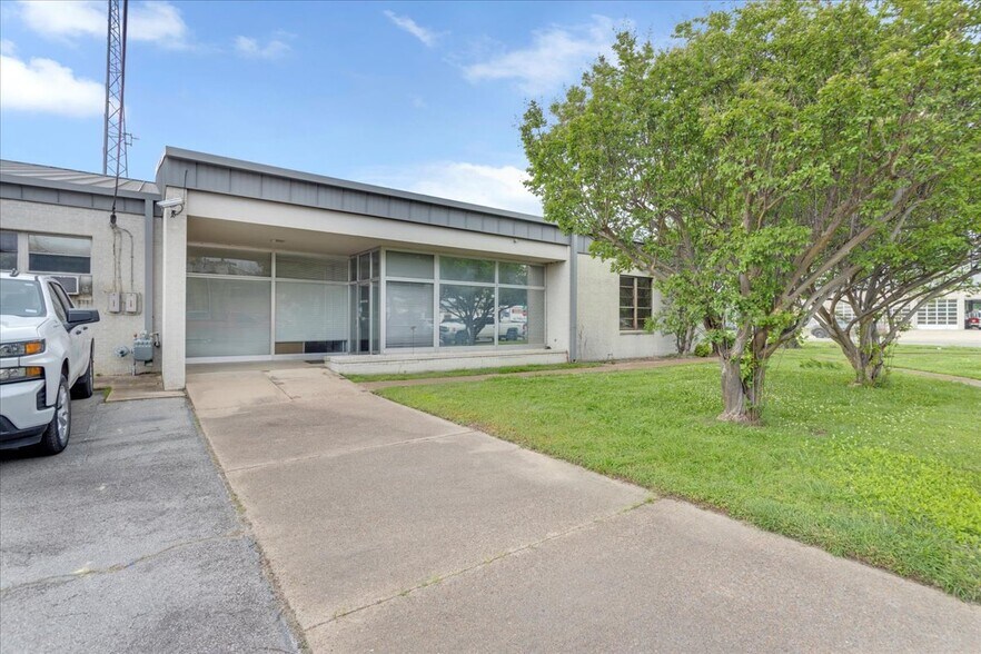 More Photos Of 1485 N Main St, Paris Land For Sale