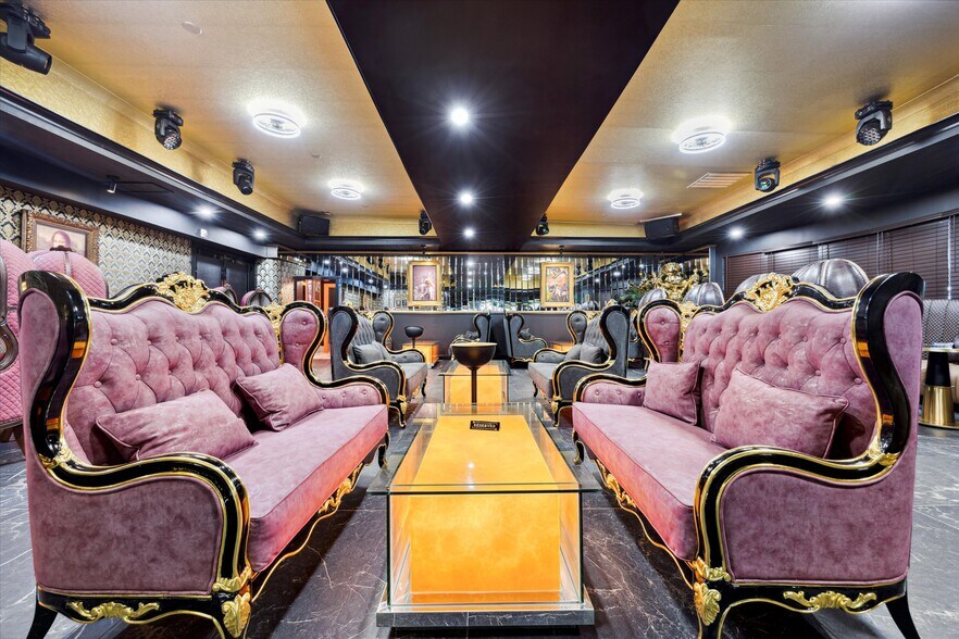 More Photos Of 2154 Bridge St, Philadelphia General Retail For Sale