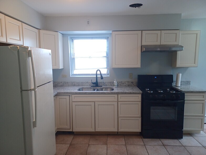 More Photos Of 1240 S 55th Ct, Cicero Apartments For Sale