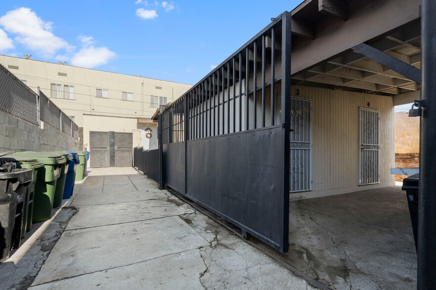 More Photos Of 2313 E 1st St, Los Angeles Storefront Retail Residential For Sale