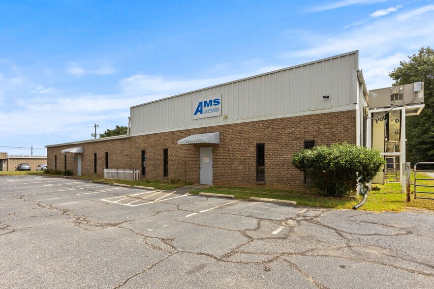 More Photos Of 201 Greer Dr, Simpsonville Warehouse For Lease