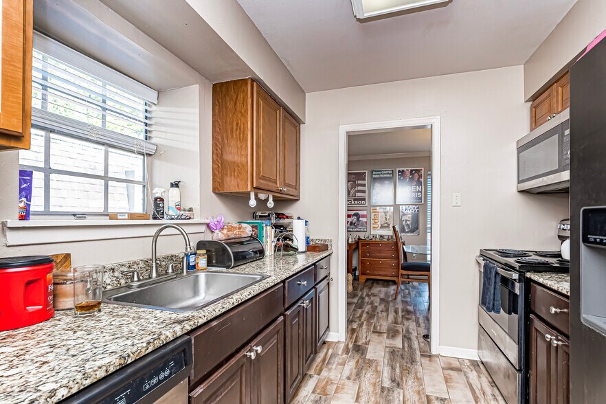 More Photos Of 901 Saint Rose Ave, Baton Rouge Apartments For Sale