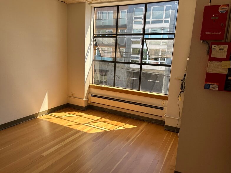 More Photos Of 701 6th Ave N, Seattle Storefront Retail Office For Lease