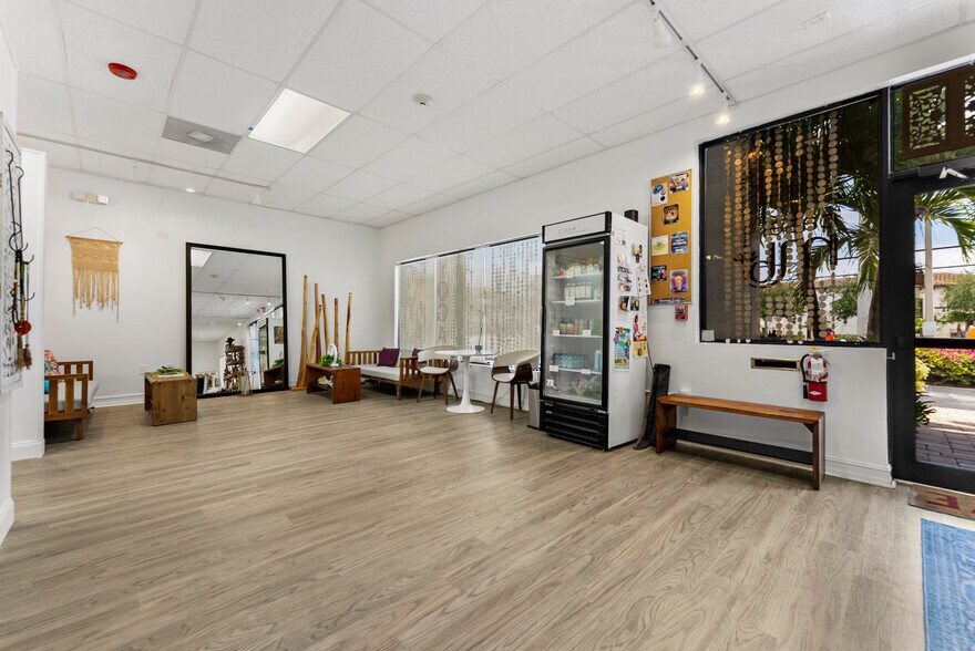 More Photos Of 2000 N Federal Hwy, Delray Beach General Retail For Lease