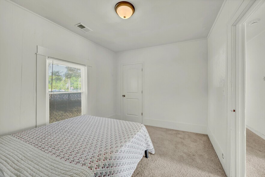 More Photos Of 1206 Dawson St, Wilmington Office Residential For Sale