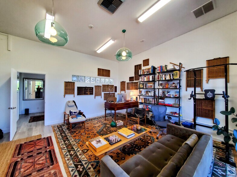 More Photos Of 11426 Ventura Blvd, Studio City Loft Creative Space For Sale