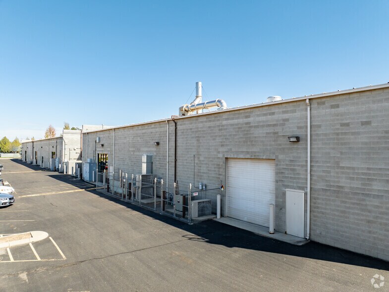 More Photos Of 651 S Stratford Dr, Meridian Office For Lease