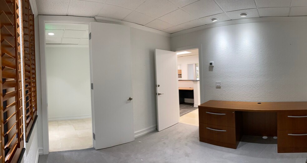 More Photos Of 2295 NW Corporate Blvd, Boca Raton Office Residential For Lease