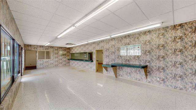 More Photos Of 2322 23rd St, Columbus Freestanding For Sale
