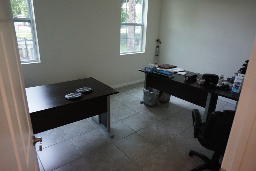More Photos Of 7008 N Himes Ave, Tampa Office For Lease