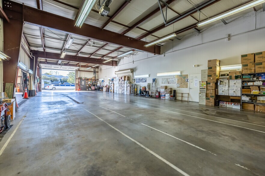 More Photos Of 85 Goodway Dr, Rochester Warehouse For Sale