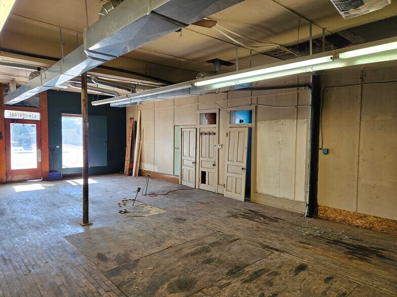 More Photos Of 624 Central Ave, Florence Storefront Retail Residential For Sale