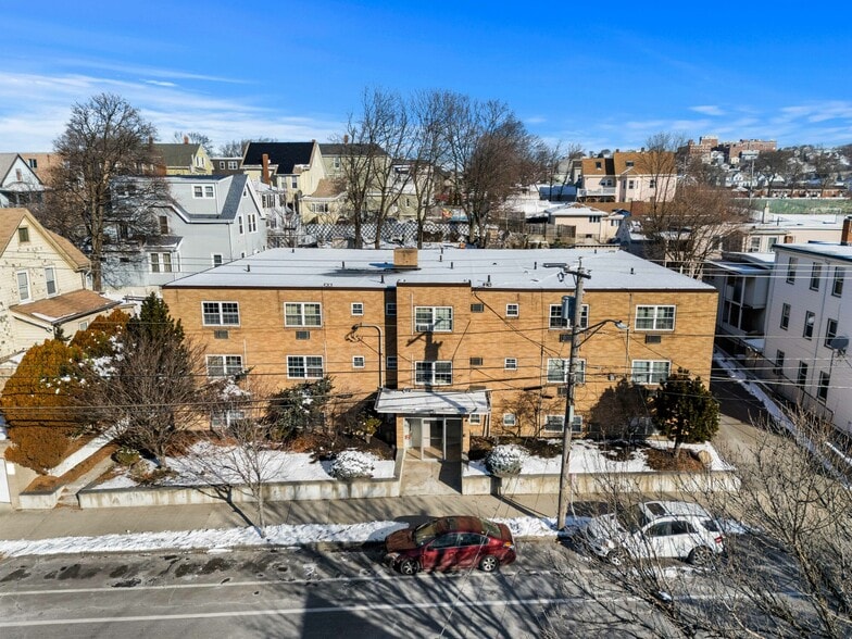 More Photos Of 238 Chelsea St, Everett Apartments For Sale