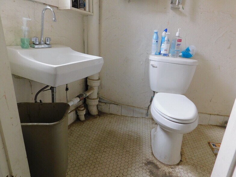 More Photos Of 448 Manville Rd, Pleasantville Office Residential For Sale