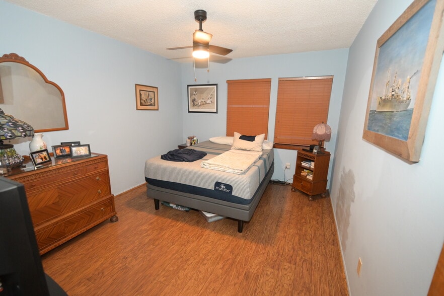 More Photos Of 2101 S Goldenrod Rd, Orlando Storefront For Sale