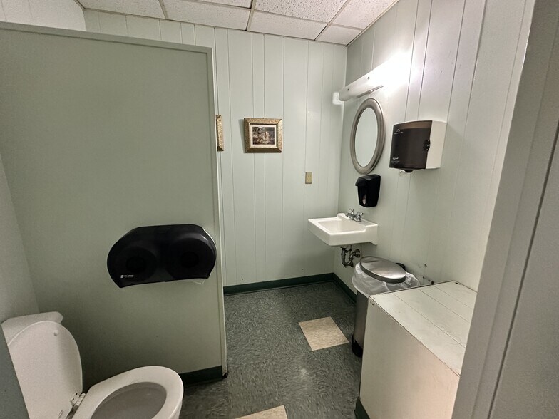 More Photos Of 709 Davidson St, Tullahoma Serviced Offices For Sale