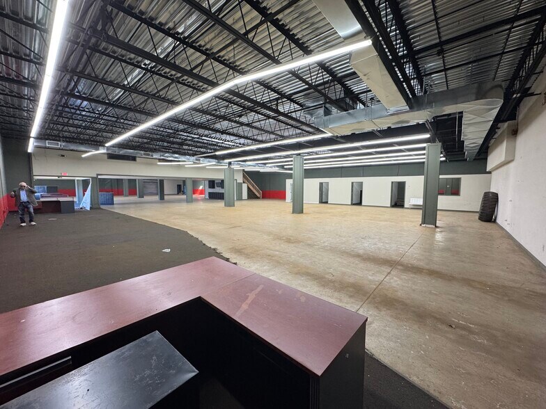 More Photos Of 2577 Route 112, Medford Auto Dealership For Lease