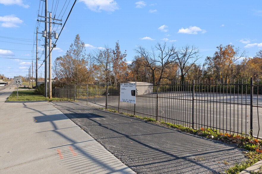 More Photos Of 7014 Saint Charles Rock Rd, Saint Louis Land For Sale