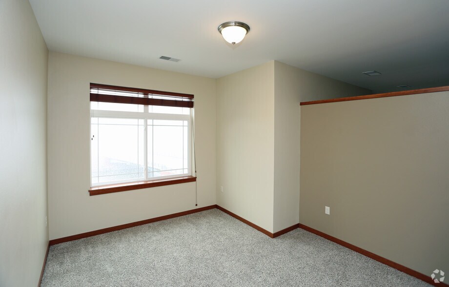 More Photos Of 401 N Washington St, Green Bay Apartments For Lease