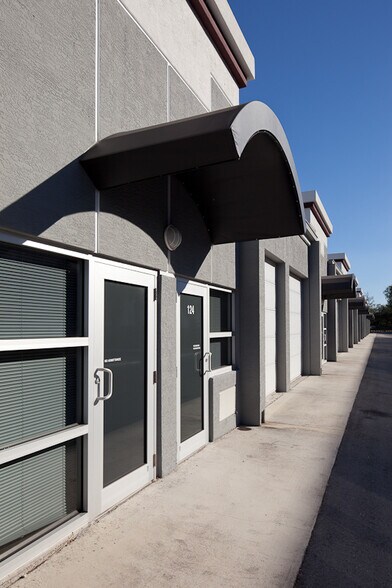 More Photos Of 1020 Holland Dr, Boca Raton Warehouse For Lease